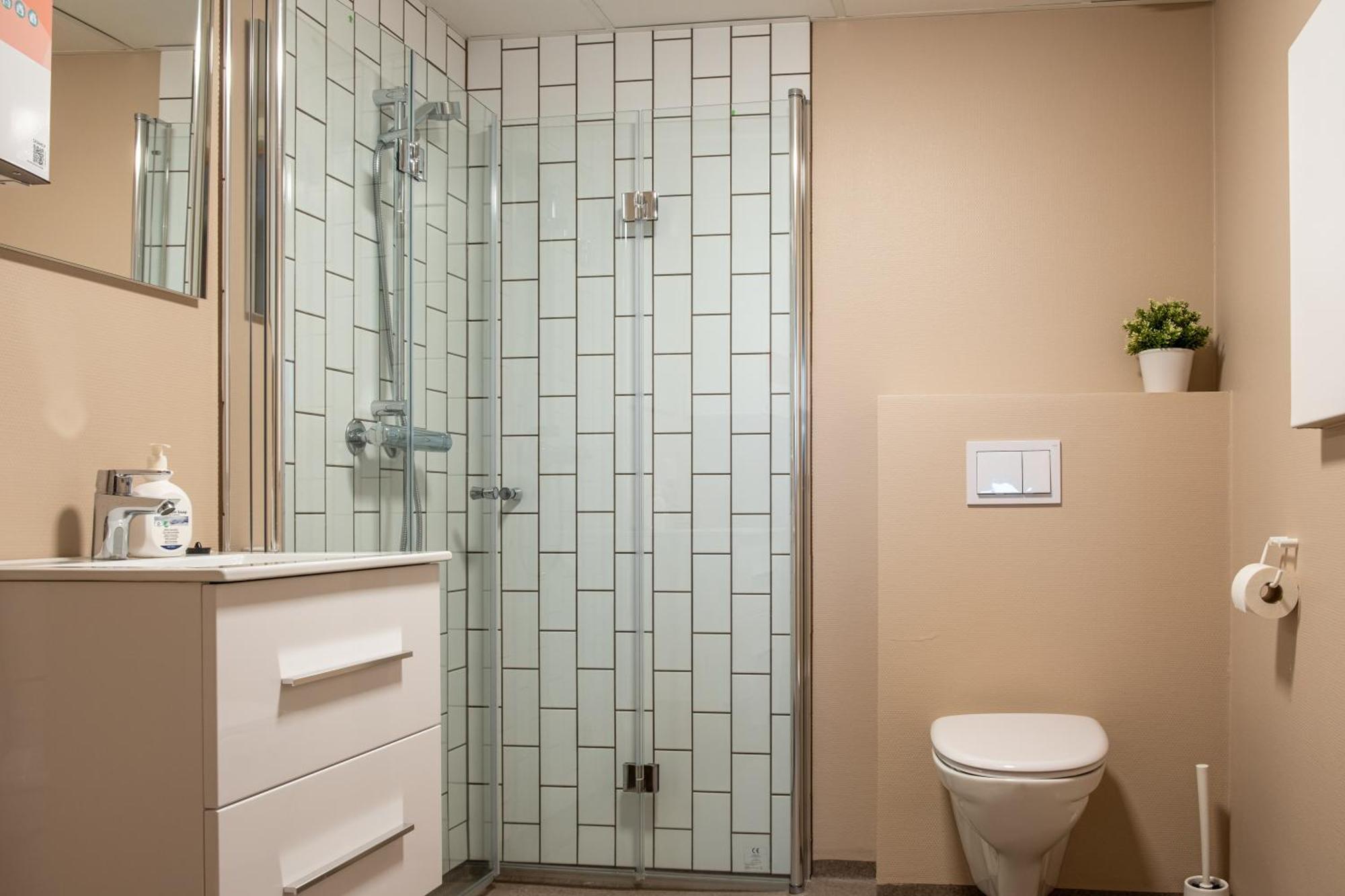 Solborg Folkehogskole Hostel Ставангер Екстериор снимка